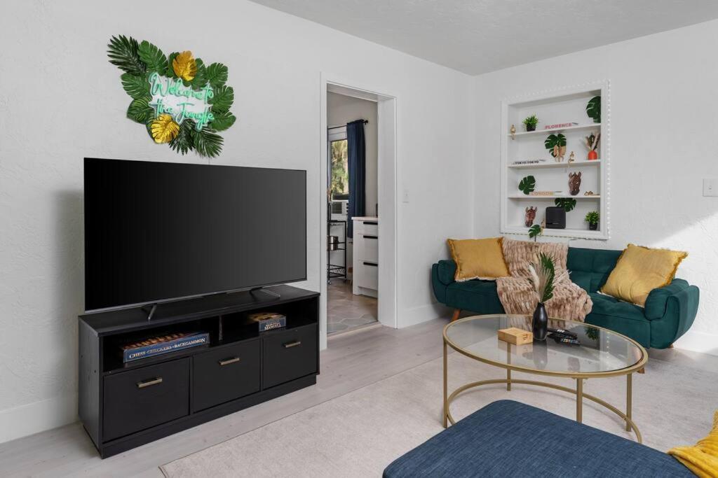 Smart Bungalow: 10-Min To Uf, Central Location غينزفيل، فلوريدا المظهر الخارجي الصورة